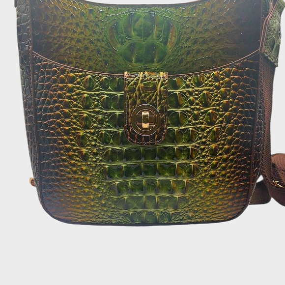 Elegant Green Faux Crocodile-Embossed Women's Bag Set - Picture 3 of 6